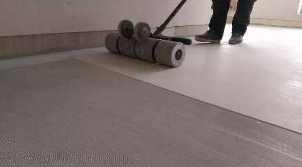 引起PVC地板翹邊的因素有哪些